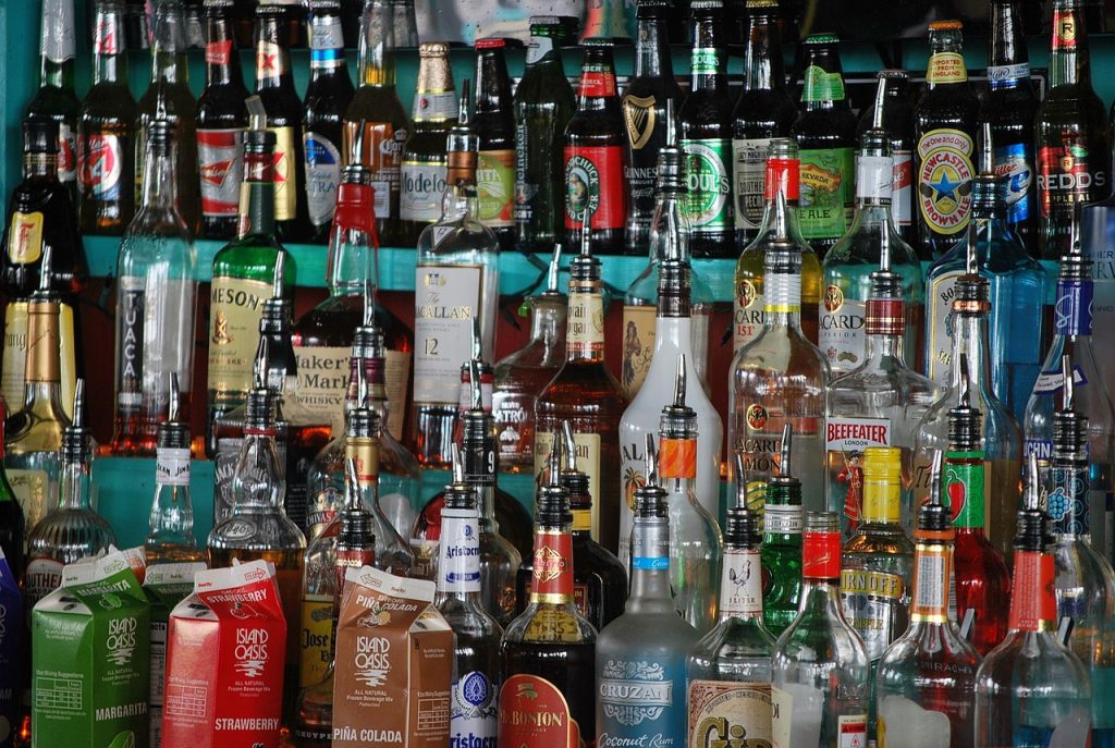 liquor, alcohol, beverage-429428.jpg
